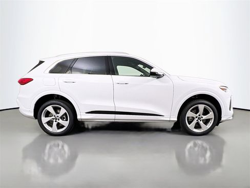 New 2025 Audi Q5 Premium Plus image 8