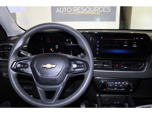 Used 2025 Chevrolet TrailBlazer LT image 31