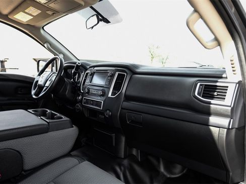 Used 2019 Nissan Titan S w/ S Utility Package image 9