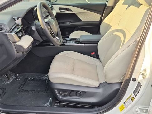Certified 2025 Toyota Camry XLE w/ Premium Plus Package AWD/4WD image 9