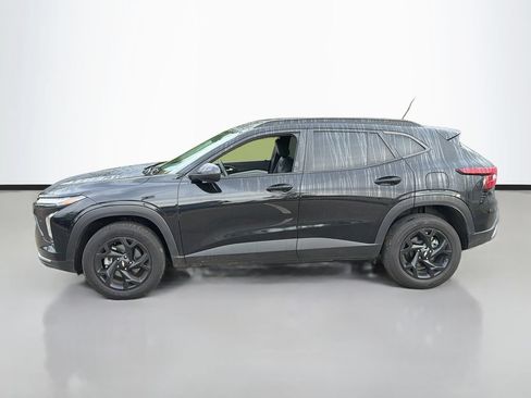 Used 2025 Chevrolet Trax LT FWD image 9