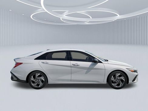 New 2026 Hyundai Elantra SEL Sport Premium FWD image 7