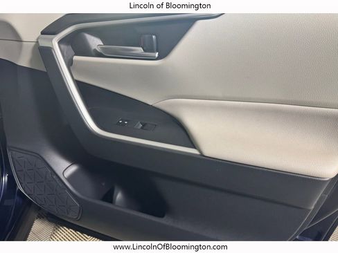 Used 2019 Toyota RAV4 XLE image 15