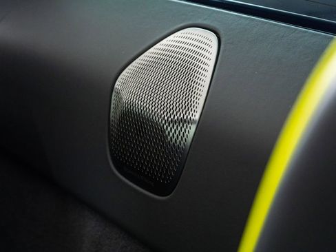 Used 2025 McLaren Artura Spider image 25