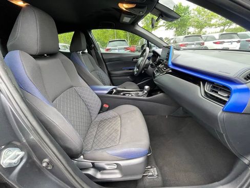 Used 2020 Toyota C-HR XLE FWD image 33