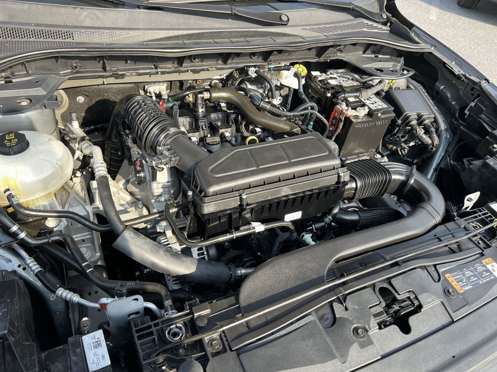 Certified 2025 Ford Escape ST-Line FWD image 26