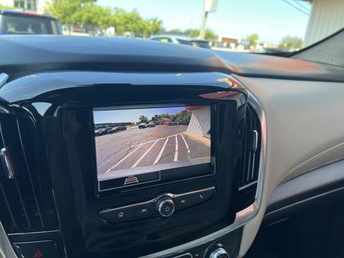 Used 2023 Chevrolet Traverse LS w/ Safety Package FWD image 18