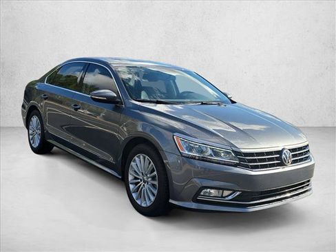 Used 2017 Volkswagen Passat 1.8T SE w/ SE Lighting Package image 3