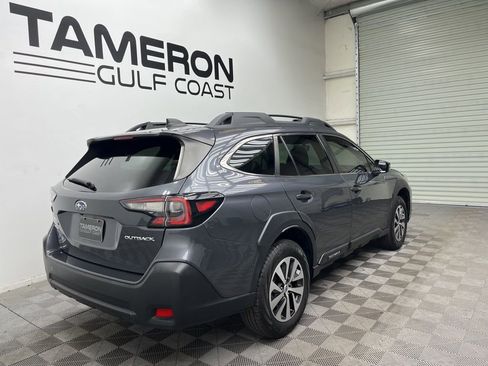 Used 2024 Subaru Outback Premium AWD/4WD image 7