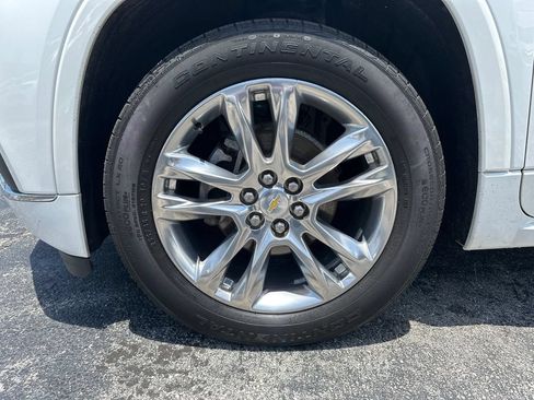 Used 2019 Chevrolet Traverse High Country w/ LPO, 'HIT The Road' Package AWD/4WD image 11