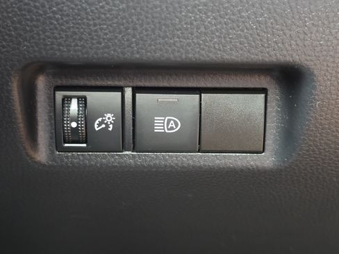 Certified 2021 Toyota RAV4 XLE FWD image 14