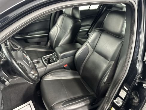Used 2021 Dodge Charger SXT w/ Leather Interior Group RWD image 6