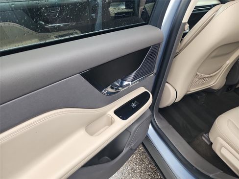 Used 2022 Lincoln Corsair FWD image 16