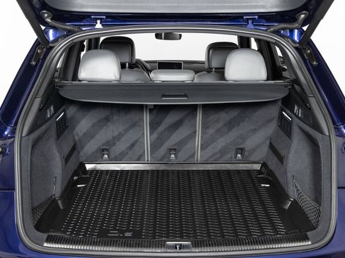 Used 2018 Audi SQ5 Premium Plus w/ Navigation Package image 18