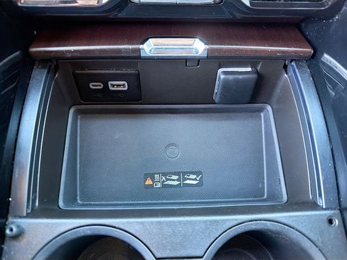 Used 2023 GMC Yukon Denali Ultimate image 31