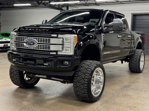 Used 2017 Ford F250 Platinum w/ Platinum Ultimate Package image 3