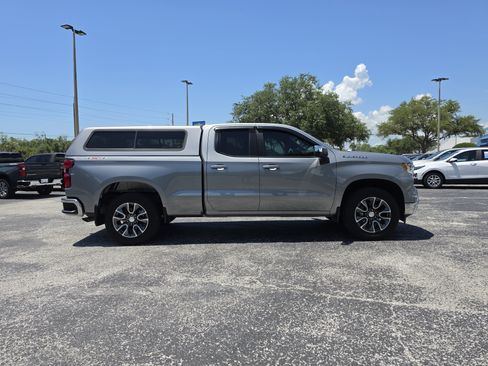 Used 2023 Chevrolet Silverado 1500 LT AWD/4WD image 3