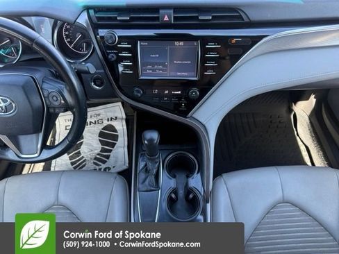 Used 2018 Toyota Camry SE w/ Moonroof Package FWD image 25