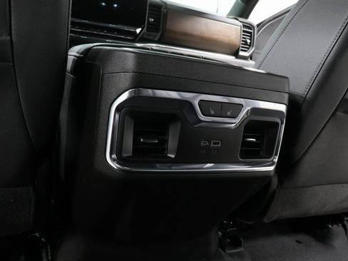 Used 2024 Chevrolet Silverado 2500 High Country w/ High Country Premium Package image 26