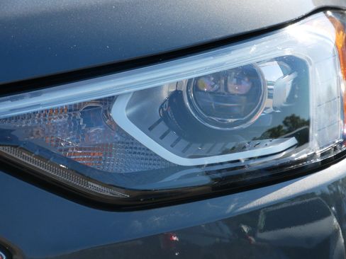 Used 2021 Ford Edge SEL w/ Convenience Package image 10