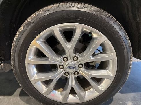 Used 2018 Ford Expedition Max Platinum AWD/4WD image 24