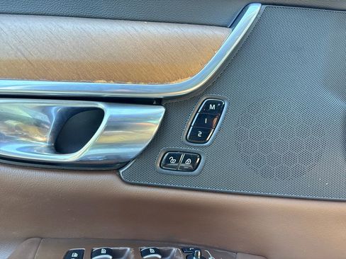 Used 2018 Volvo S90 T6 Inscription w/ Convenience Package AWD/4WD image 40