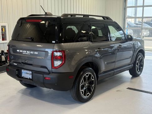 Used 2025 Ford Bronco Sport Outer Banks image 3