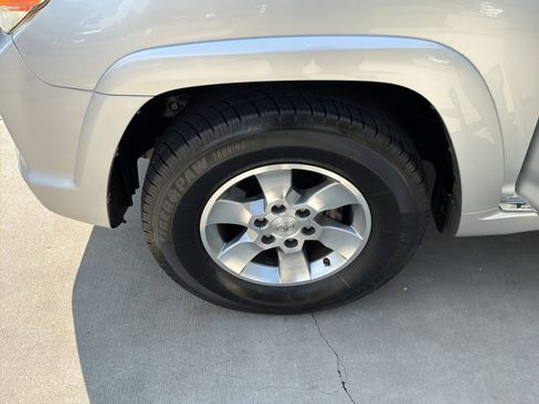 Used 2012 Toyota 4Runner SR5 RWD image 13