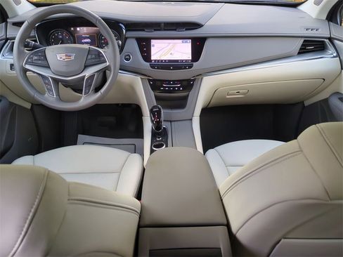 Used 2021 Cadillac XT5 Premium Luxury image 24