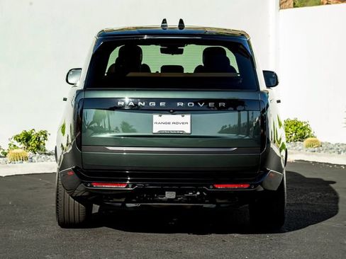 Used 2025 Land Rover Range Rover SE AWD/4WD image 8