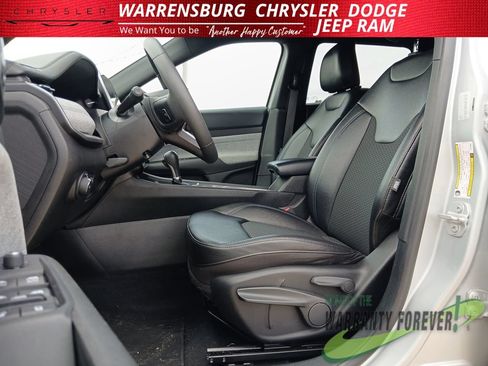 Used 2024 Jeep Compass Latitude AWD/4WD image 14