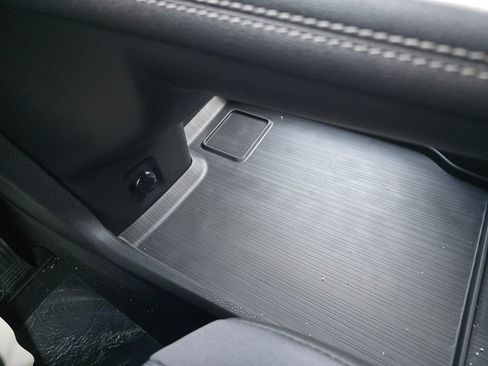 Used 2026 Toyota Sienna LE image 66