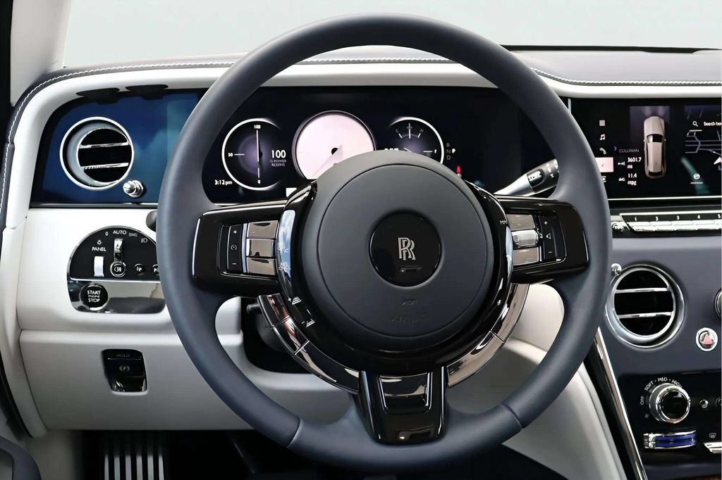 Certified 2026 Rolls-Royce Cullinan w/ Cullinan Package AWD/4WD image 9