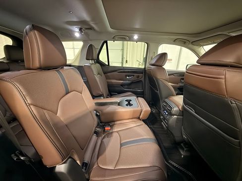 Used 2025 Honda Pilot Elite image 36