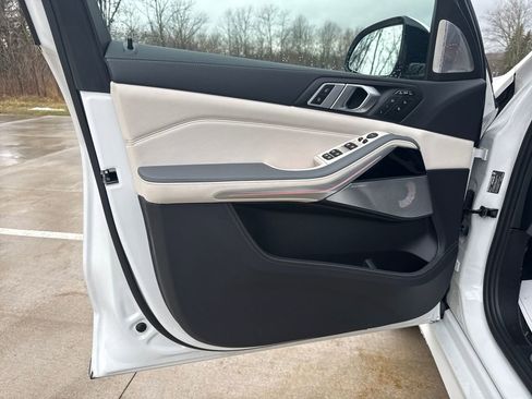 Used 2026 BMW ALPINA XB7 ALPINA XB7 image 9