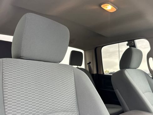 Used 2018 RAM 2500 Tradesman w/ Chrome Appearance Group image 16