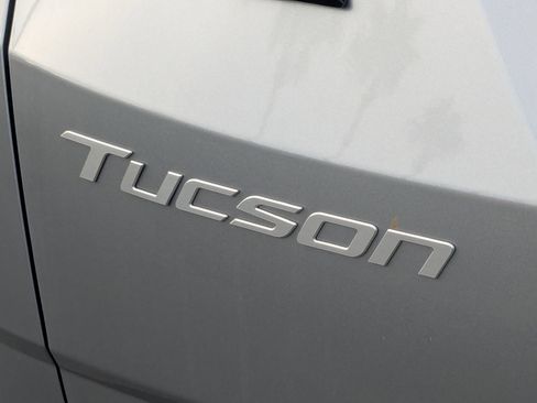 New 2025 Hyundai Tucson Limited image 23