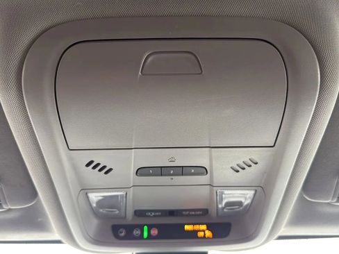 Used 2021 Chevrolet Equinox LT AWD/4WD image 21