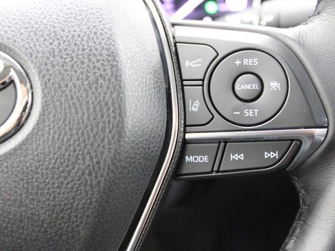 Used 2020 Toyota Camry XLE AWD/4WD image 19