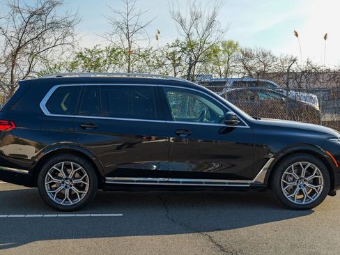 Used 2024 BMW X7 xDrive40i w/ Climate Comfort Package AWD/4WD image 8