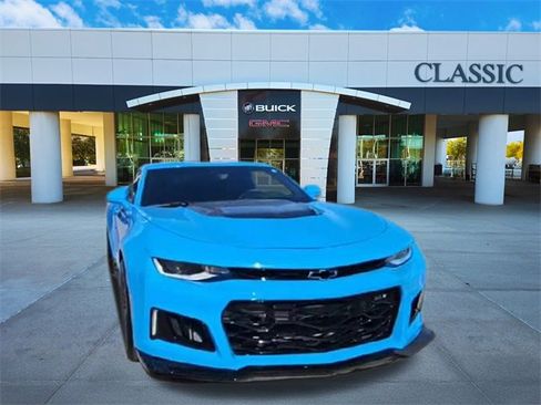 Used 2022 Chevrolet Camaro ZL1 image 2