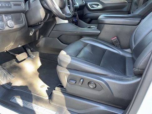 Used 2021 Chevrolet Suburban LT image 13