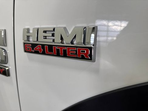 Used 2016 RAM 3500 Tradesman w/ Chrome Appearance Group image 10