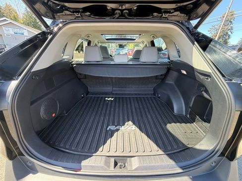 Used 2022 Toyota RAV4 Limited AWD/4WD image 11
