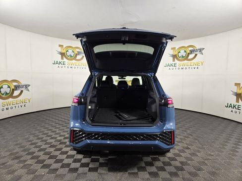 Used 2025 Volkswagen Tiguan SEL R-Line AWD/4WD image 32
