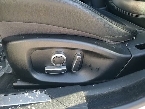 Used 2020 Jaguar XE S image 21