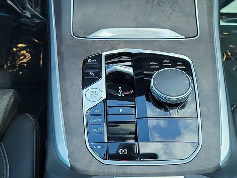 Used 2024 BMW X5 sDrive40i w/ M Sport Package RWD image 20