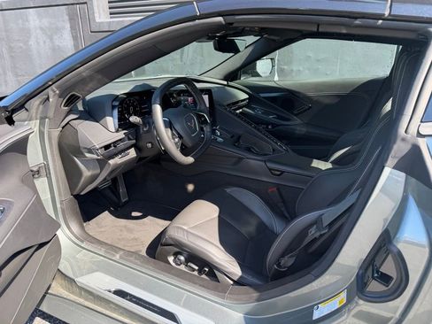 Used 2024 Chevrolet Corvette Stingray Preferred Conv w/ Stealth Interior Trim Package RWD image 4