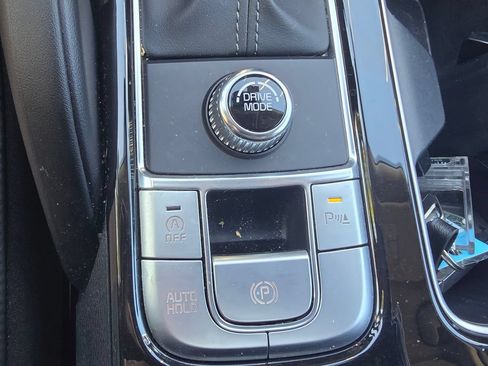 Used 2025 Kia Telluride S FWD image 40