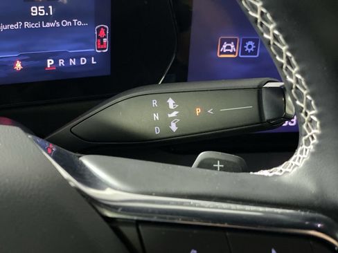 Used 2024 Chevrolet Traverse LT w/ Trailering Package FWD image 21